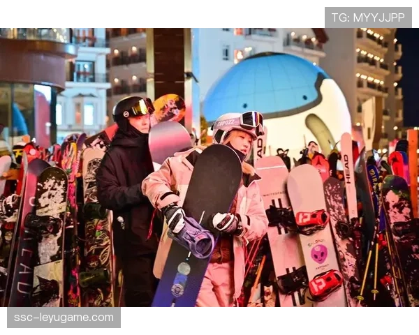 北京国际冰雪节吸引众多运动爱好者，冰雪运动深入人心，2021北京国际冰雪运动展览会